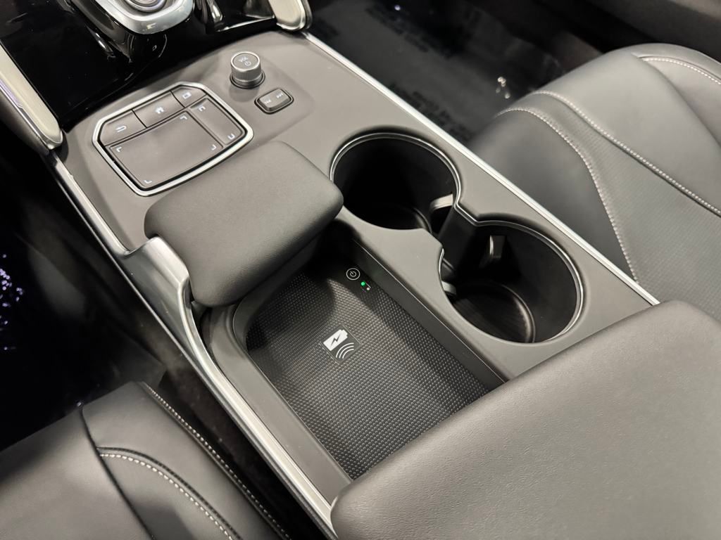 Vehicle image 29 of 35
