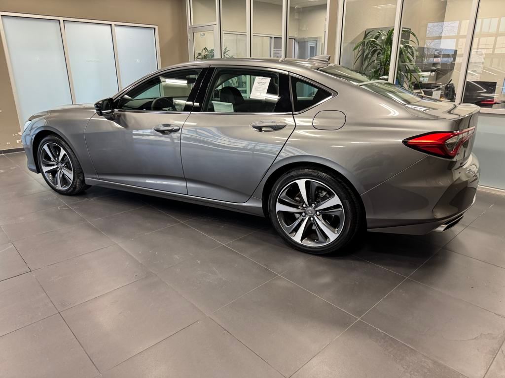Vehicle image 7 of 35
