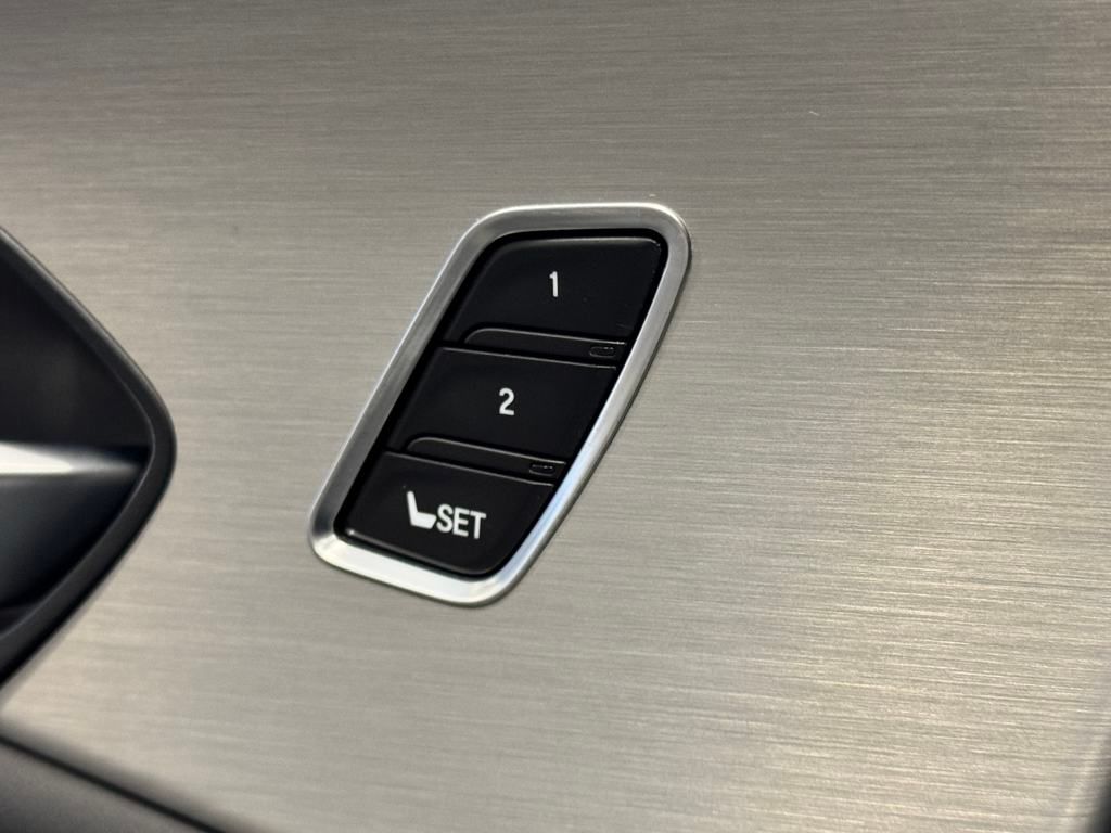 Vehicle image 16 of 35