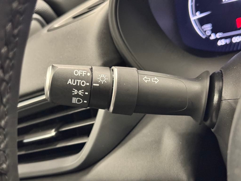 Vehicle image 22 of 35