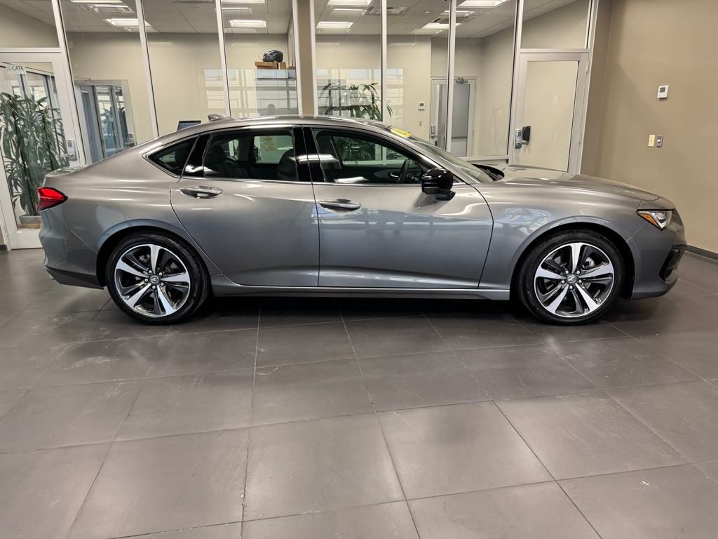 Vehicle image 4 of 35