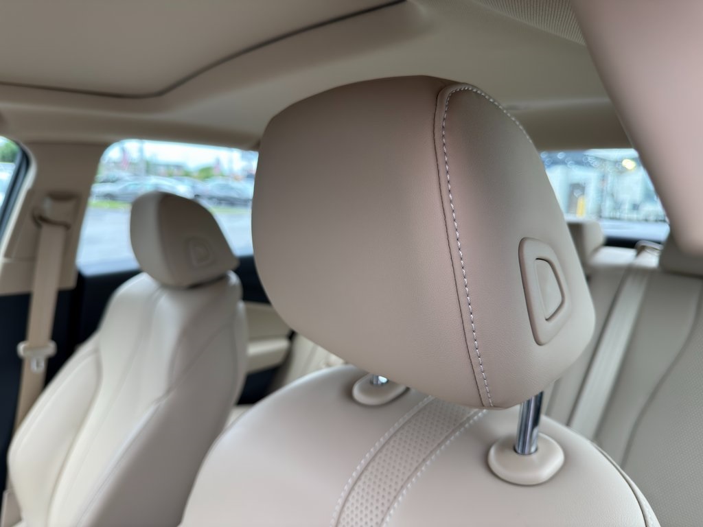 Vehicle image 19 of 51