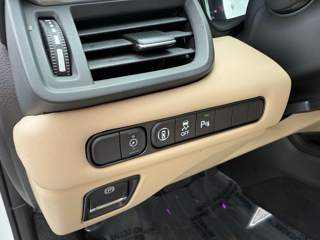 Vehicle image 17 of 51