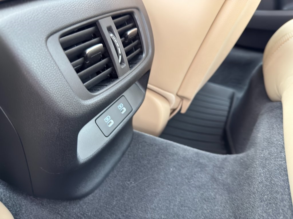 Vehicle image 35 of 51