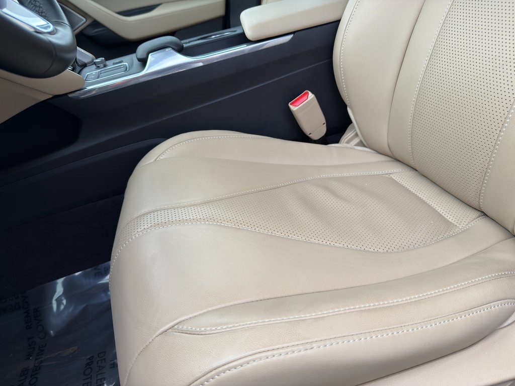 Vehicle image 21 of 51