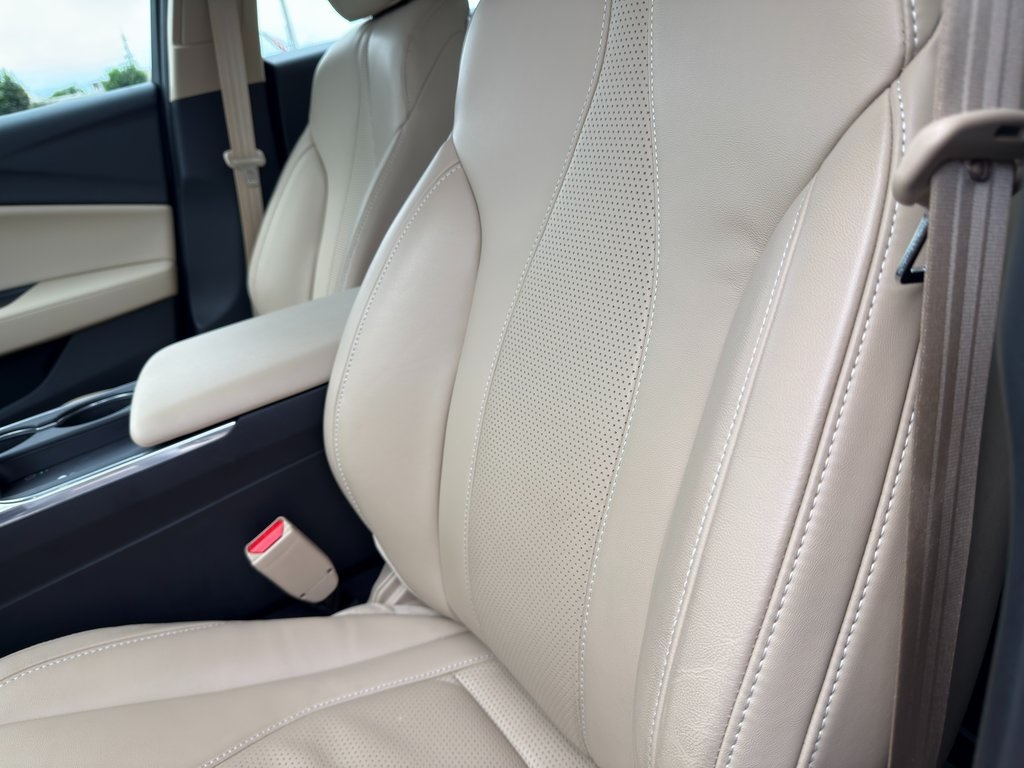 Vehicle image 20 of 51