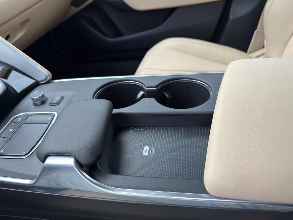 Vehicle image 27 of 51