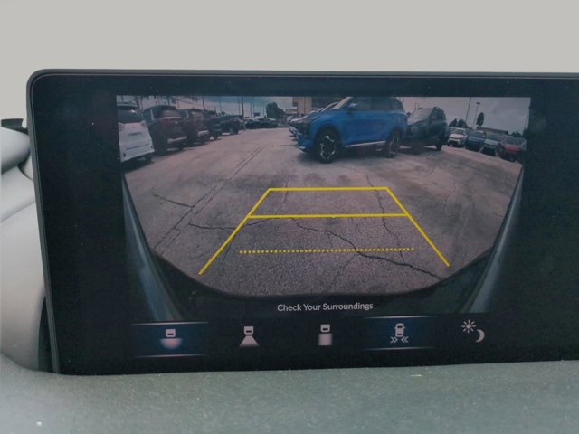 Vehicle image 23 of 34