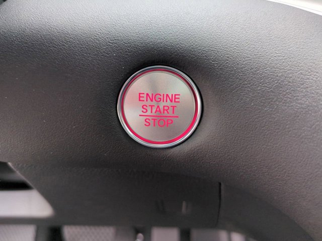 Vehicle image 33 of 34