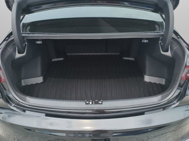 Vehicle image 14 of 34