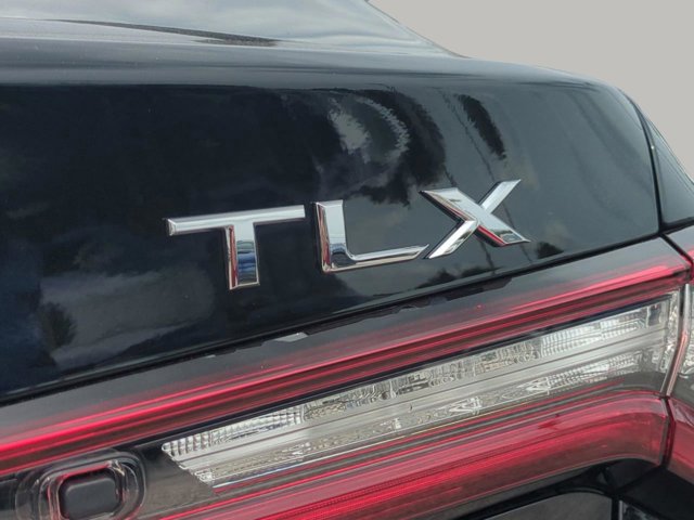 Vehicle image 13 of 34