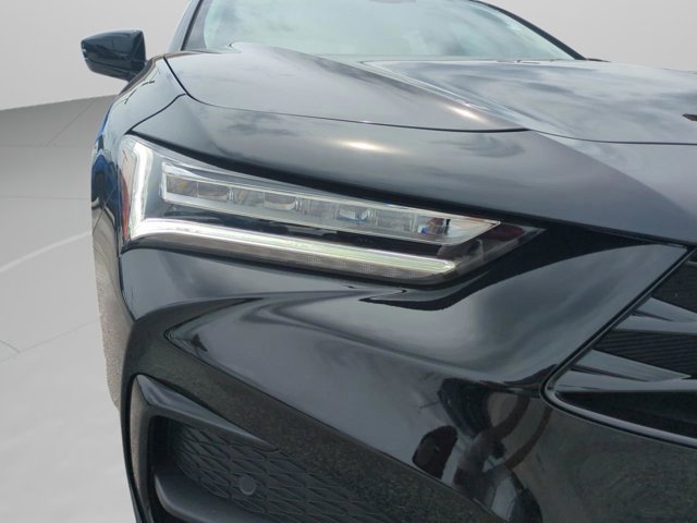 Vehicle image 10 of 34