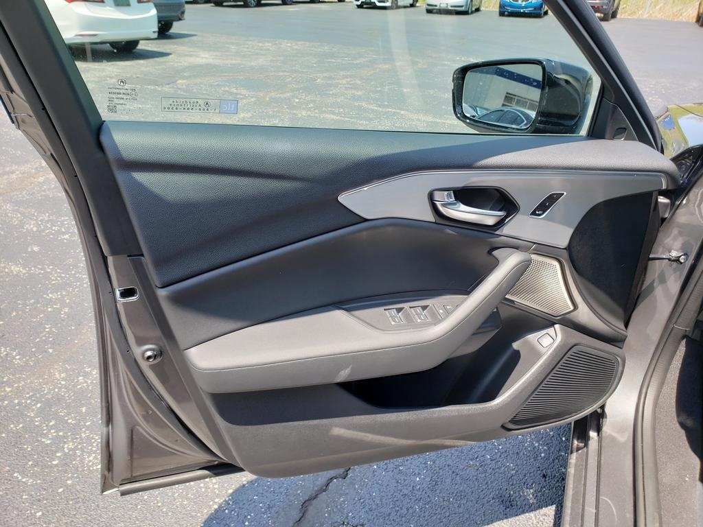 Vehicle image 10 of 27