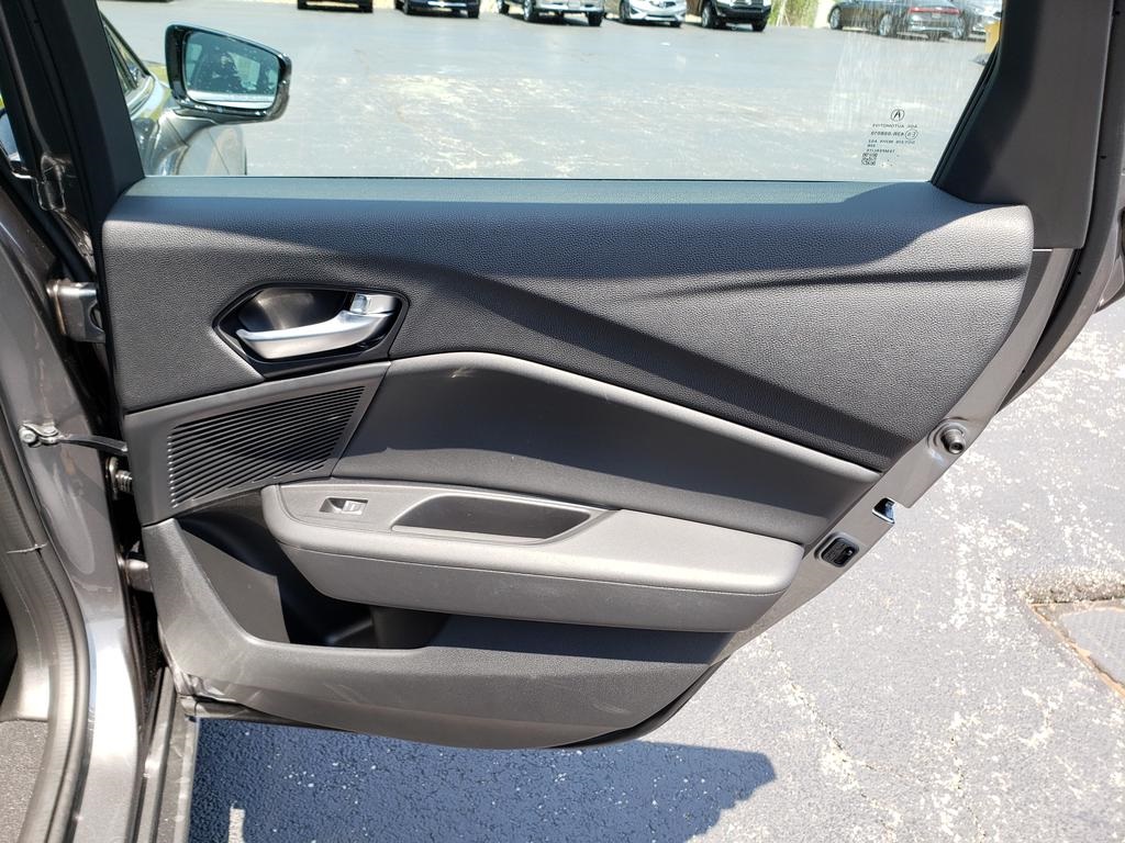 Vehicle image 16 of 27