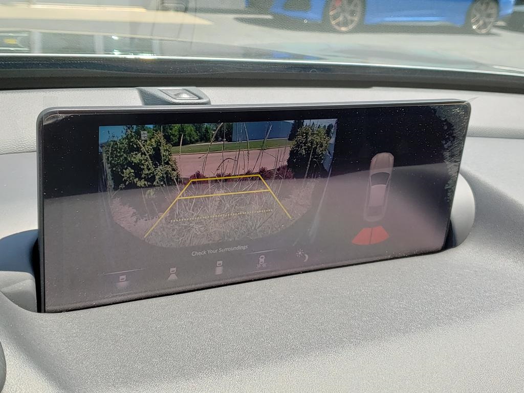 Vehicle image 24 of 27