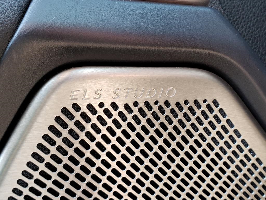 Vehicle image 21 of 27