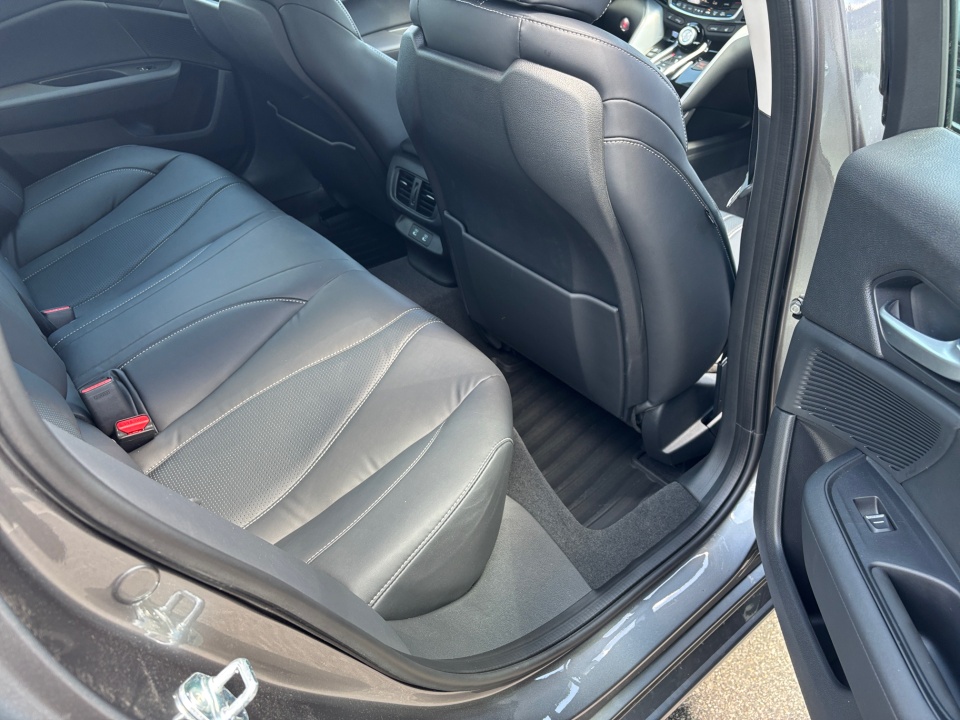 Vehicle image 29 of 35