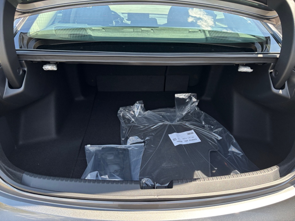 Vehicle image 11 of 35