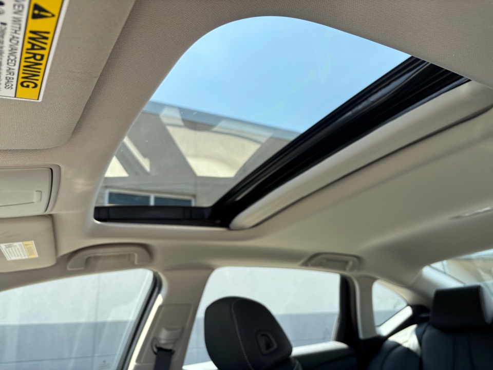 Vehicle image 13 of 35