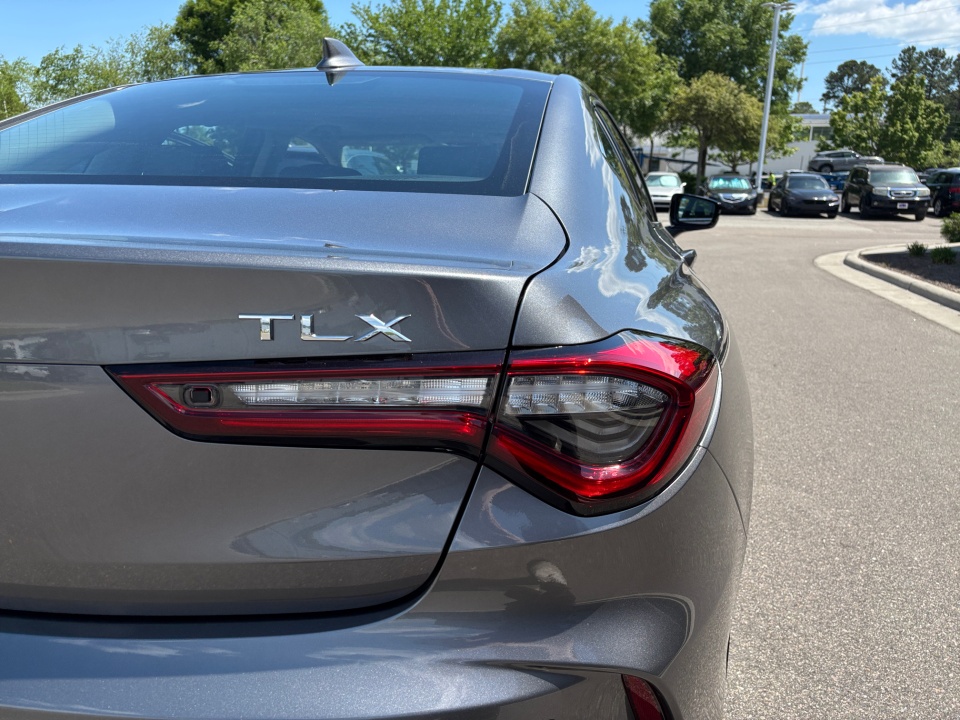 Vehicle image 10 of 35