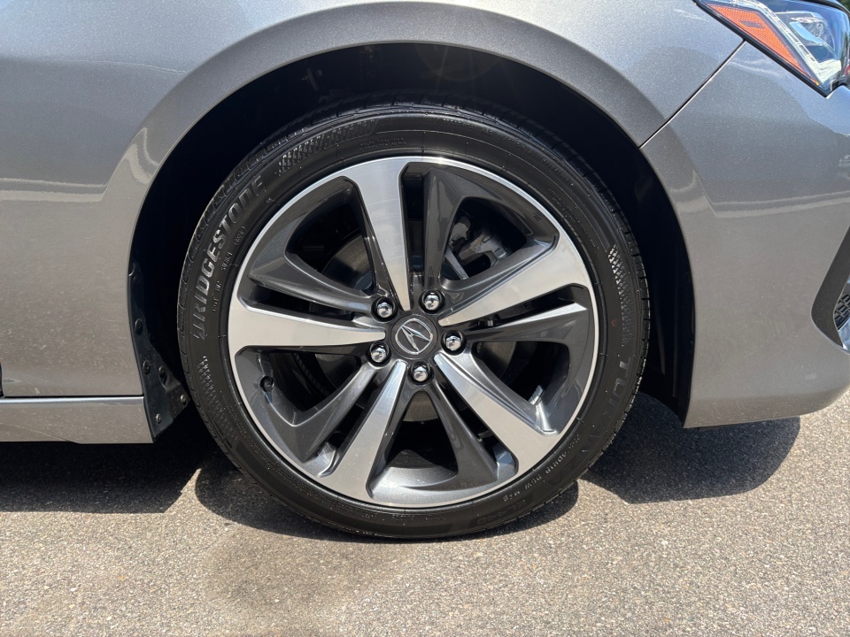 Vehicle image 17 of 35