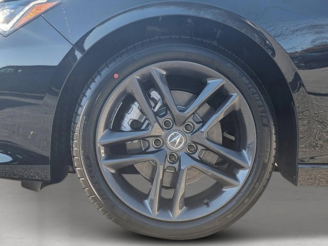 Vehicle image 8 of 28