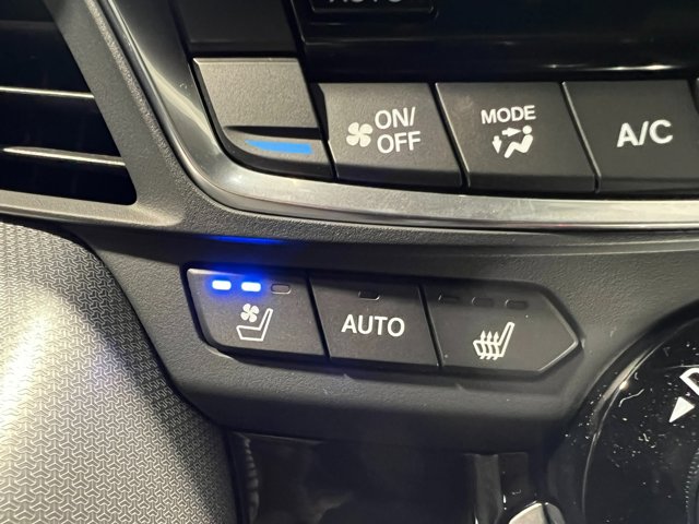 Vehicle image 21 of 28