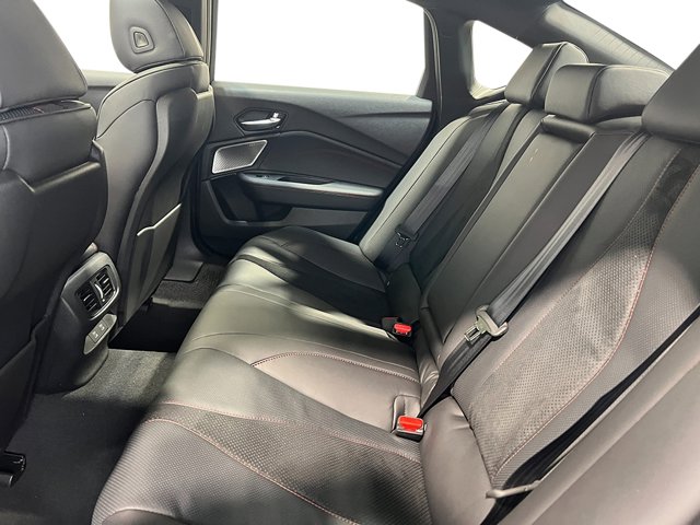 Vehicle image 25 of 28