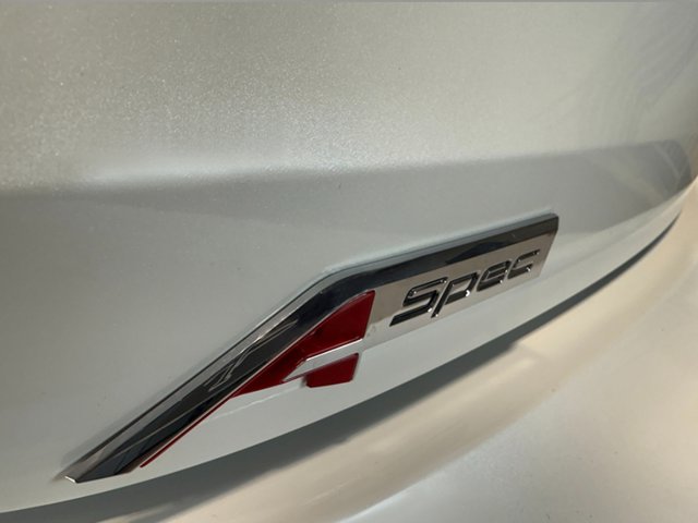 Vehicle image 10 of 33