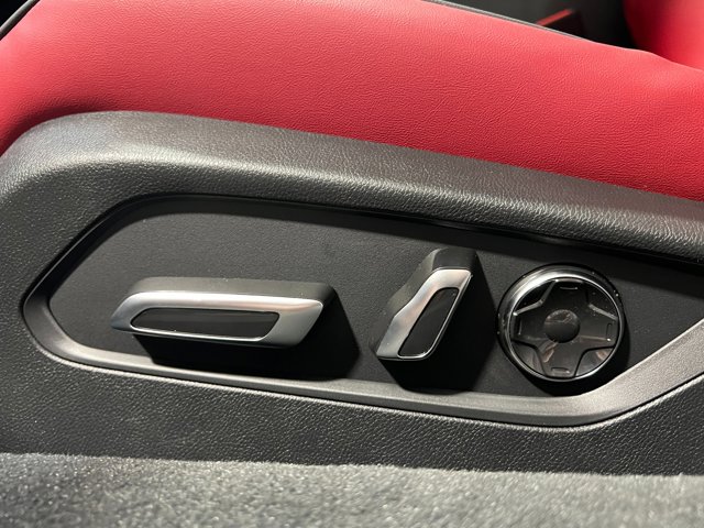 Vehicle image 16 of 33
