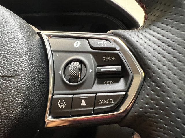 Vehicle image 23 of 33