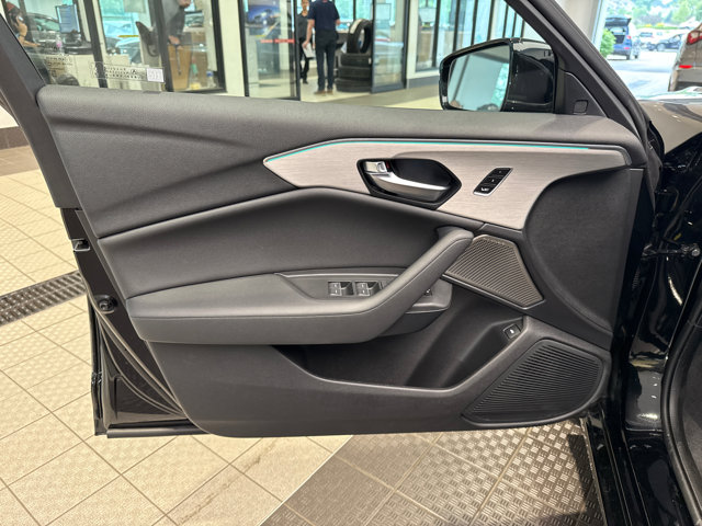 Vehicle image 11 of 30