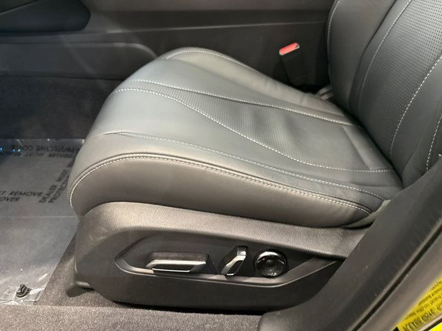 Vehicle image 14 of 30