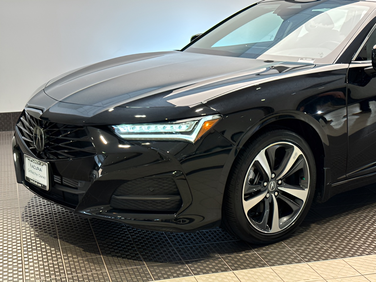 Vehicle image 27 of 30