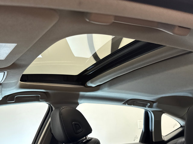 Vehicle image 24 of 30