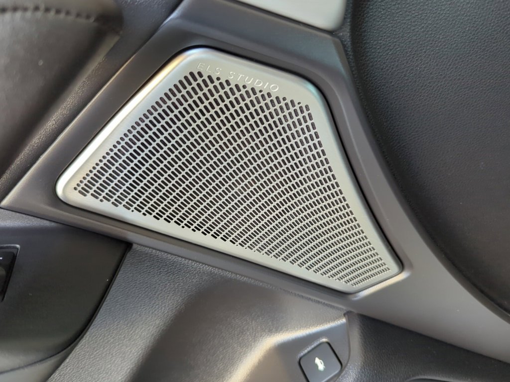 Vehicle image 10 of 53