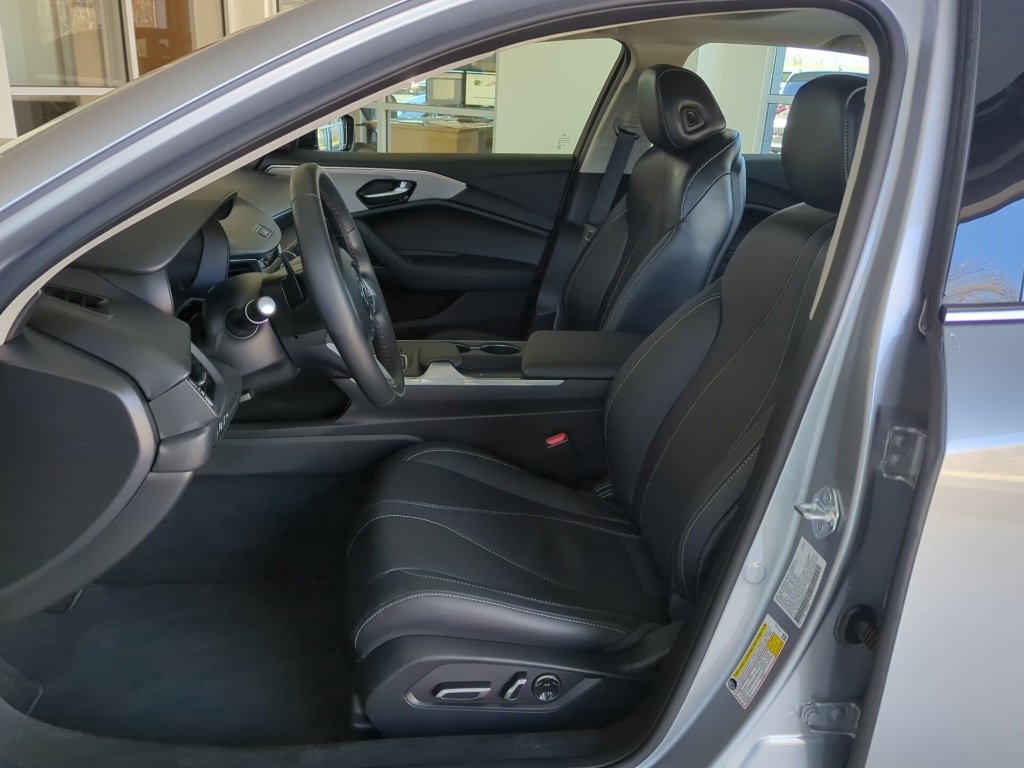 Vehicle image 13 of 53