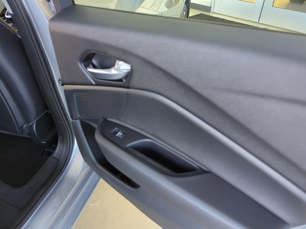 Vehicle image 38 of 53