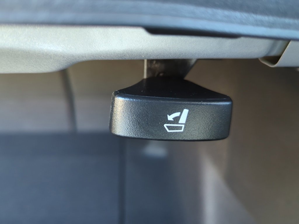 Vehicle image 36 of 53
