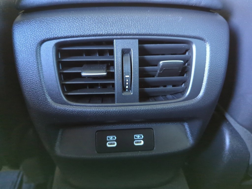Vehicle image 33 of 53