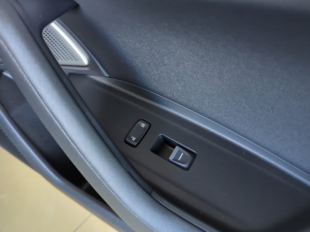 Vehicle image 43 of 53