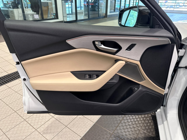 Vehicle image 13 of 25