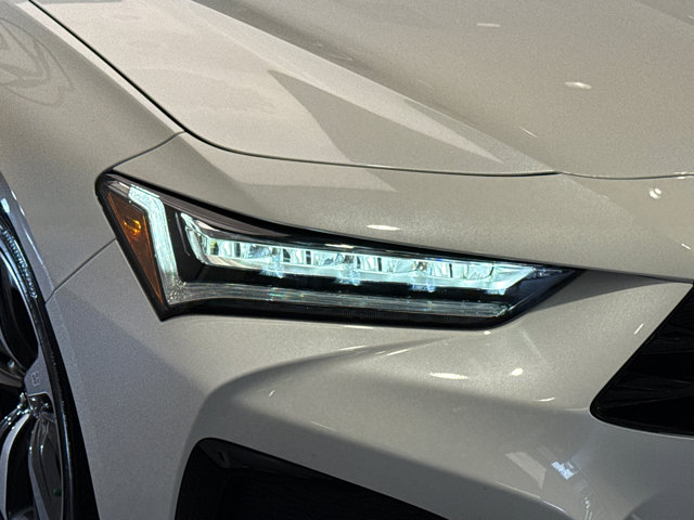 Vehicle image 21 of 25