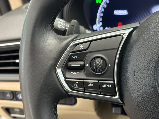 Vehicle image 23 of 25