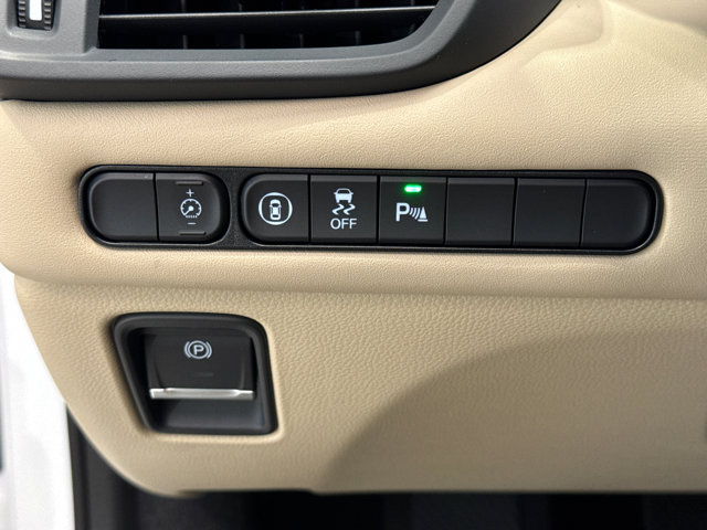 Vehicle image 14 of 25