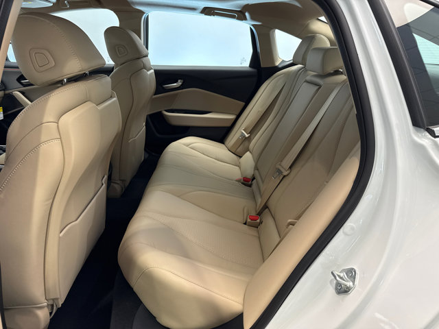 Vehicle image 8 of 25