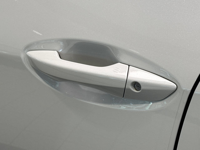Vehicle image 16 of 25