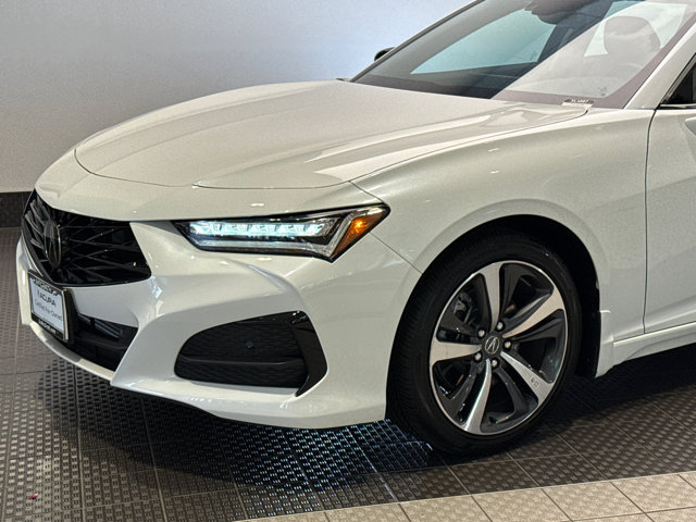 Vehicle image 17 of 25