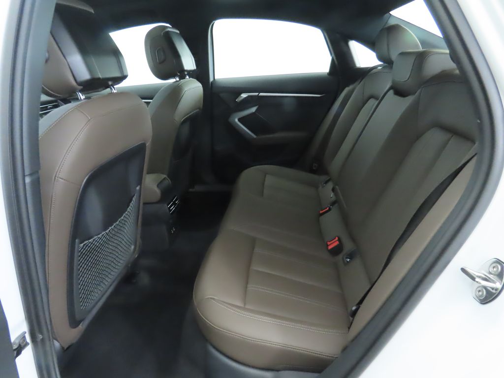 Vehicle image 18 of 35