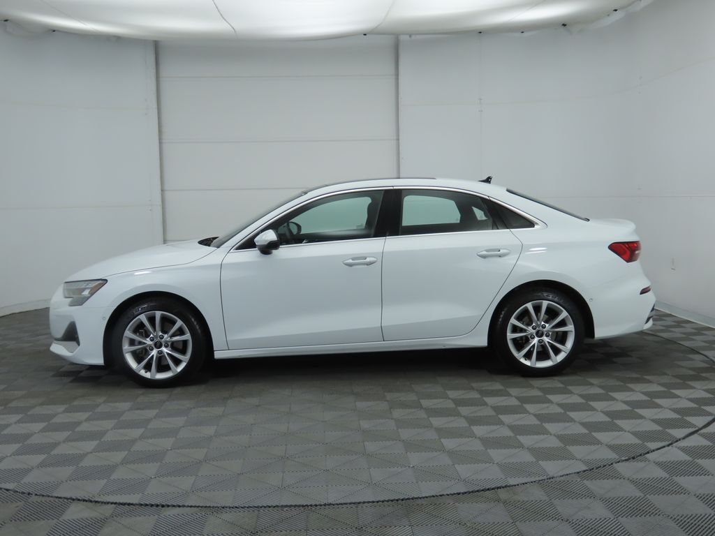 Vehicle image 8 of 35